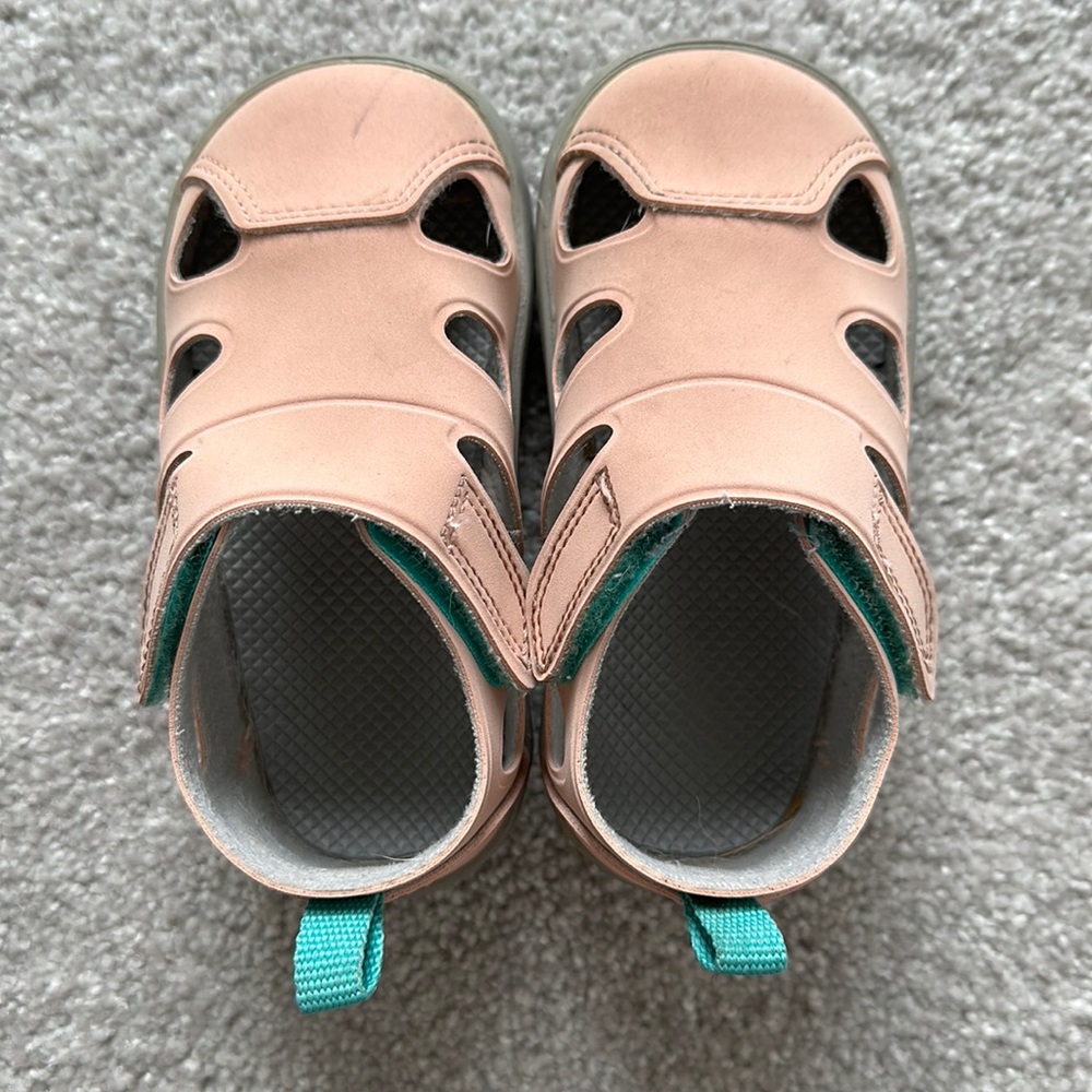 Ten Little Everyday Sandals. Soft Pink. Infant/Toddler Size 6.5.